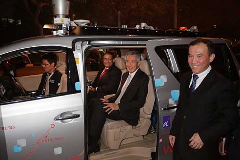 Prime Minister Lee Hsien Loong in a self driving vehicle
